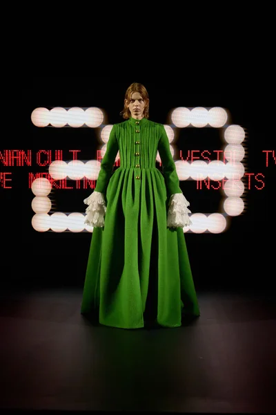 Look 29